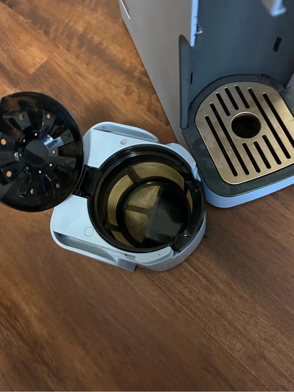 Beautiful Perfect Grind programmable coffee maker